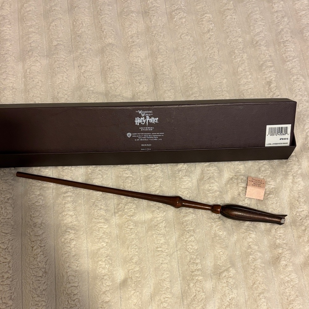 Harry Potter Collectible Wand - Luna Lovegood’s Wand